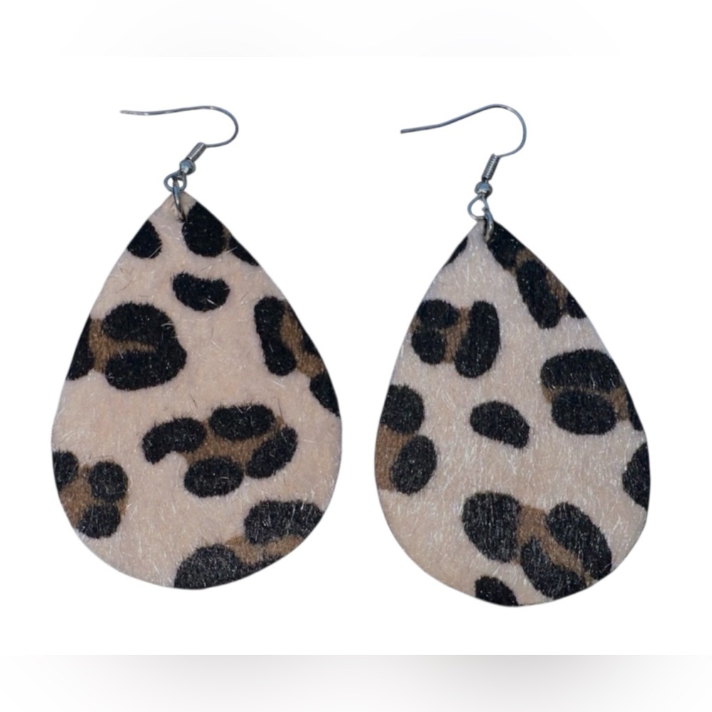 🆕 Leopard print teardrop earrings